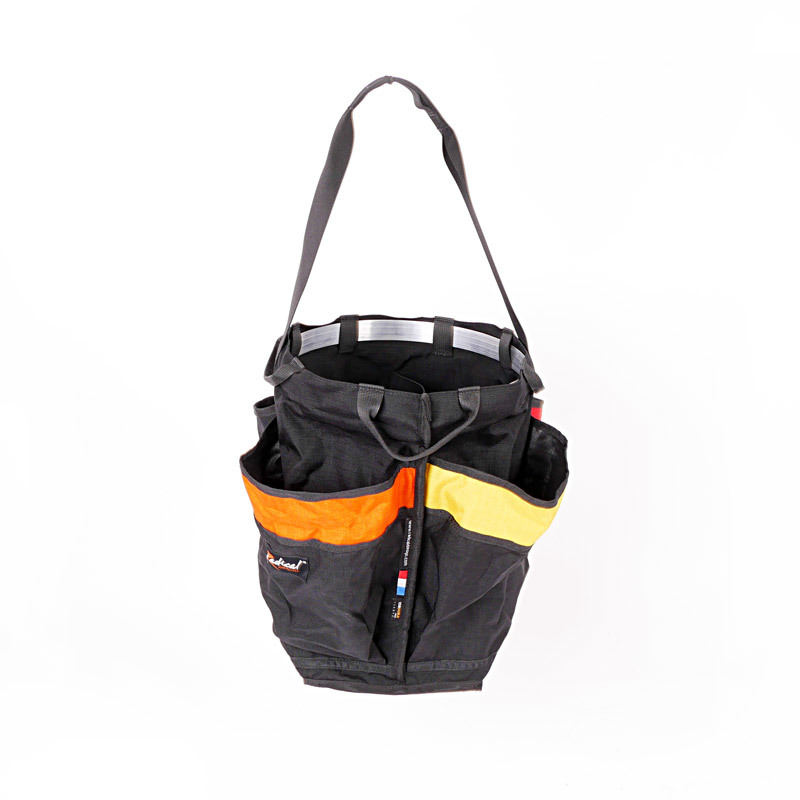 Climbing bucket black